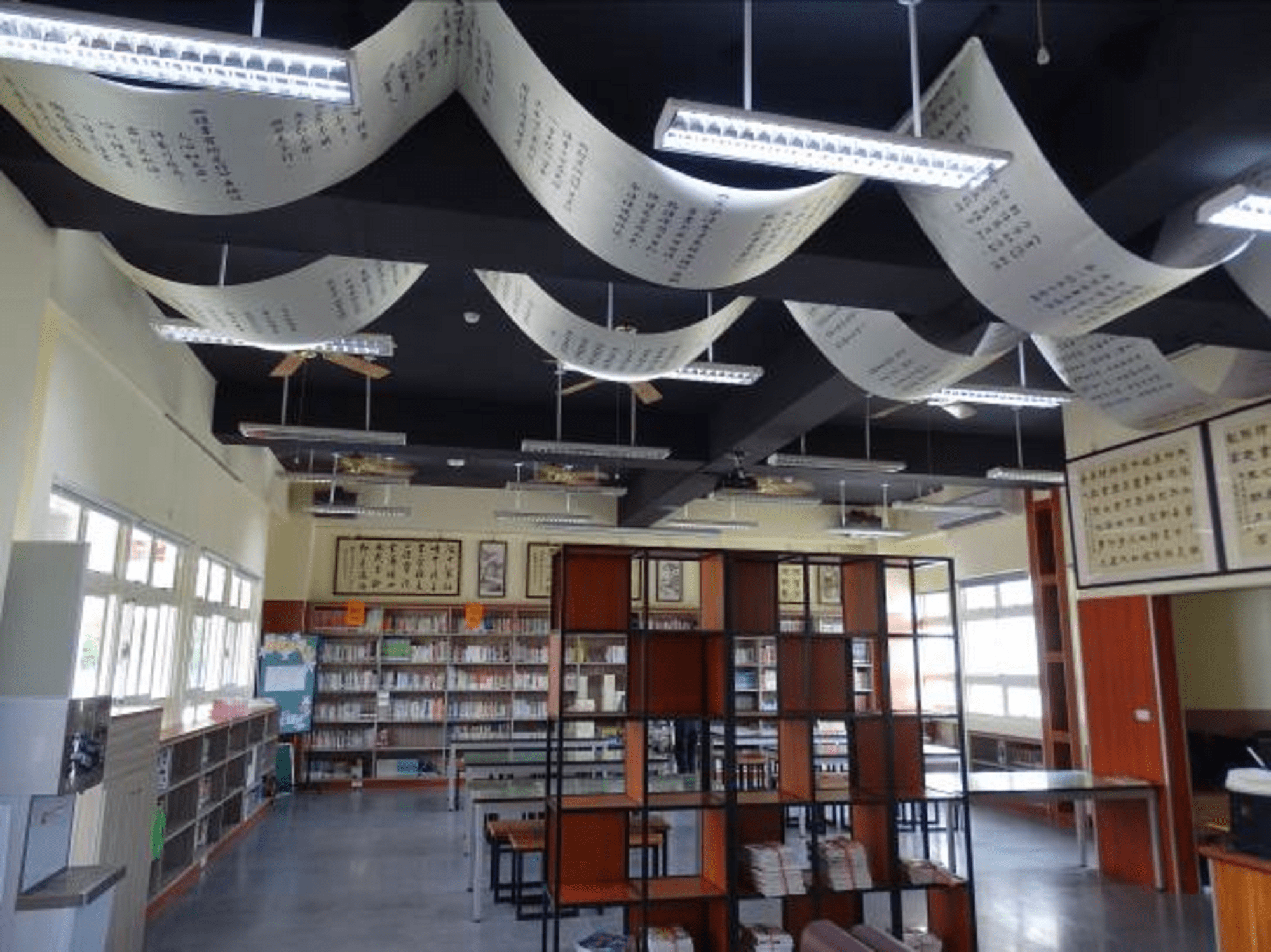 苗栗縣立照南國民中學敦品圖書館場所圖片